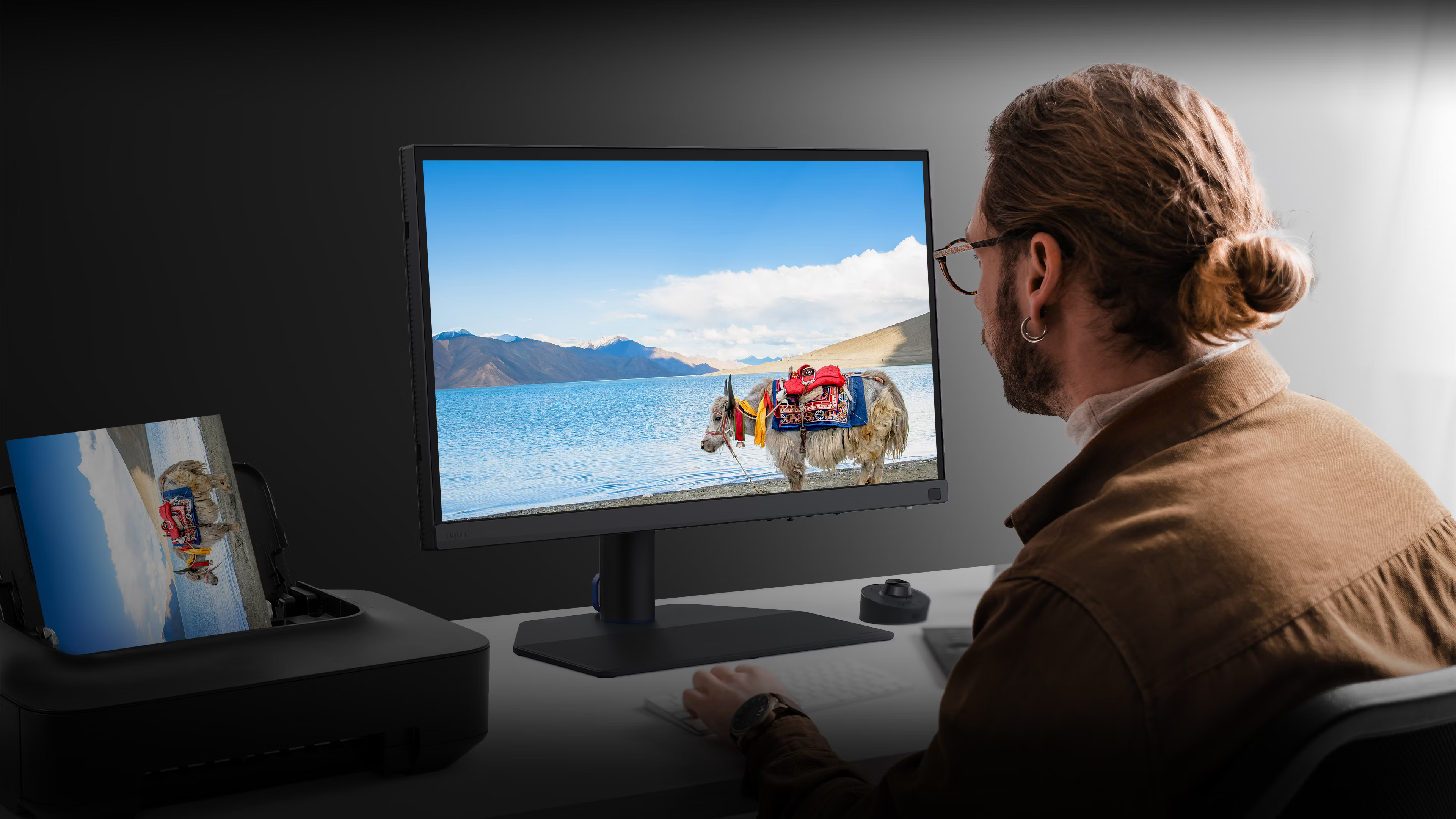 13 benq monitor photo SW272U